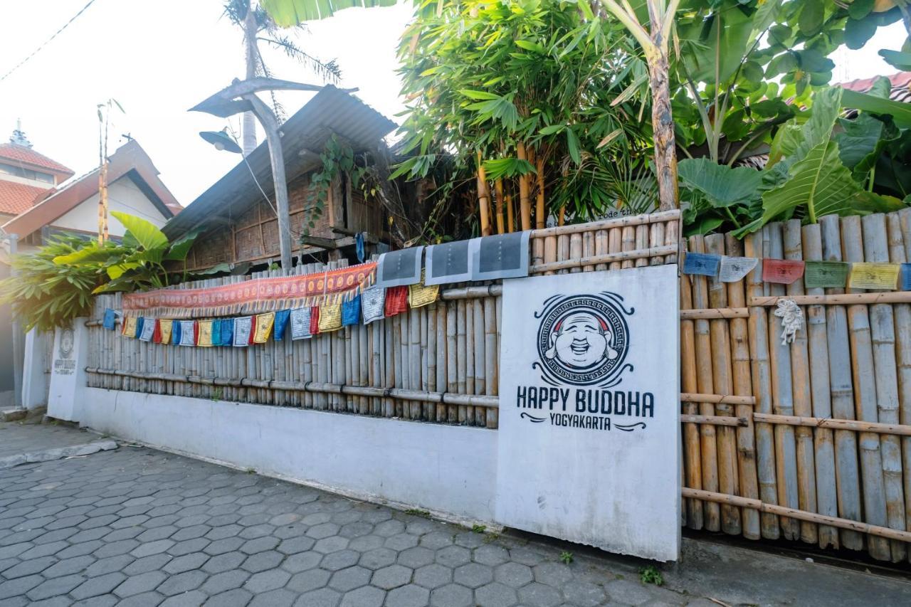 Happy Buddha Yogyakarta Hostel Buitenkant foto